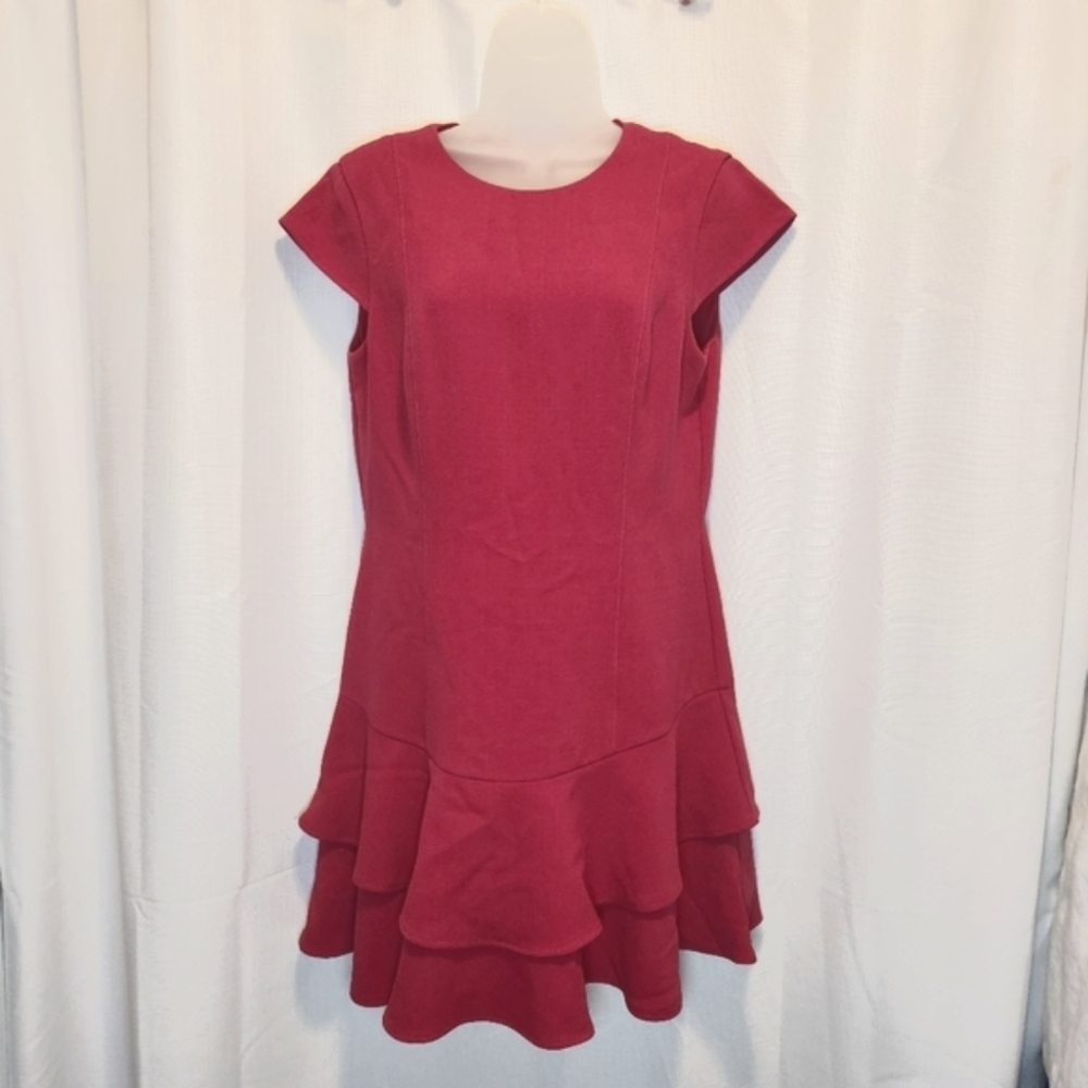 Eliza J Fuchsia Pink Tiered Ruffled Hem Sheath Crepe Cap Sleeve Dress Size 10P - Picture 3 of 10